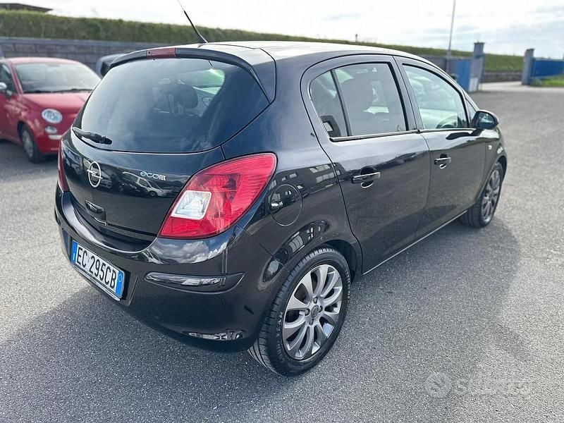Usata Opel Corsa 2010 Nero Utilitaria