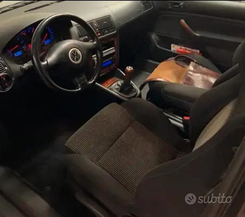 Usata VW Golf IV 204 CV (150 kW) 2000 Berlina