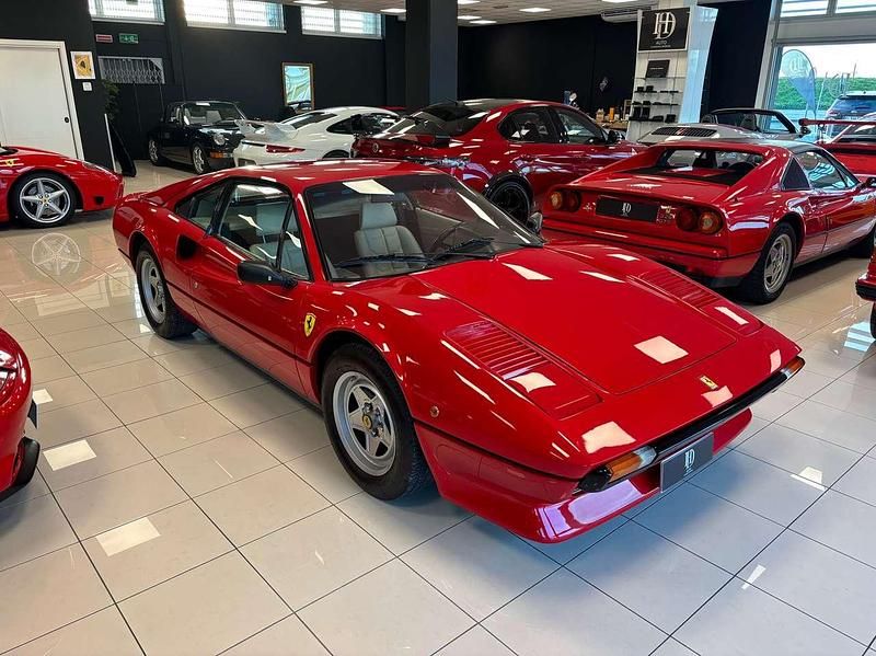 Usata Ferrari 208 155 CV (114 kW) 1981 Rosso corsa Coupé