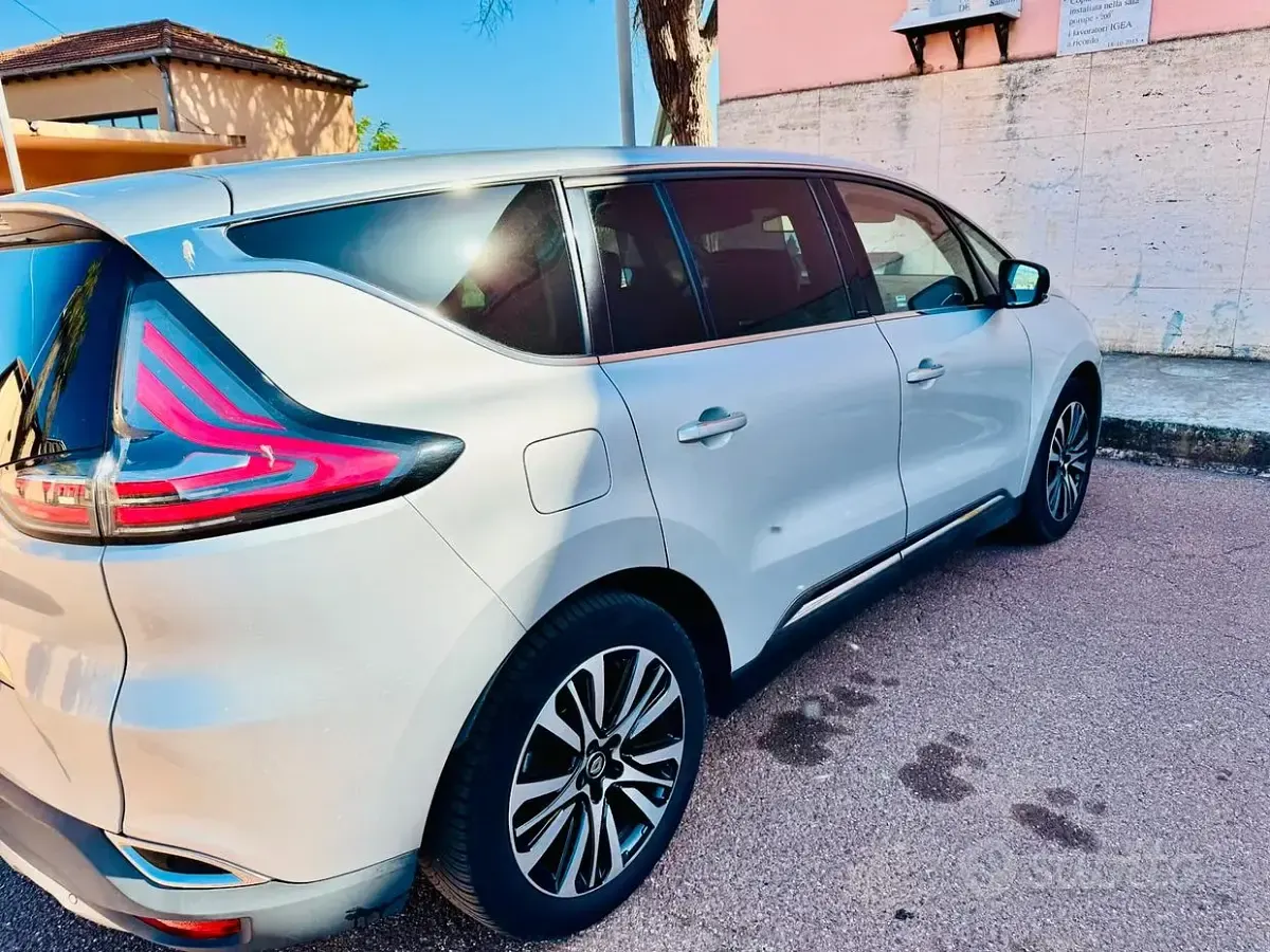 Usata Renault Espace Initiale 160 CV (117 kW) 2017 Grigio Monovolume