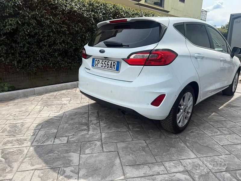 Usata Ford Fiesta Titanium 75 CV (55 kW) 2023 Bianco Utilitaria