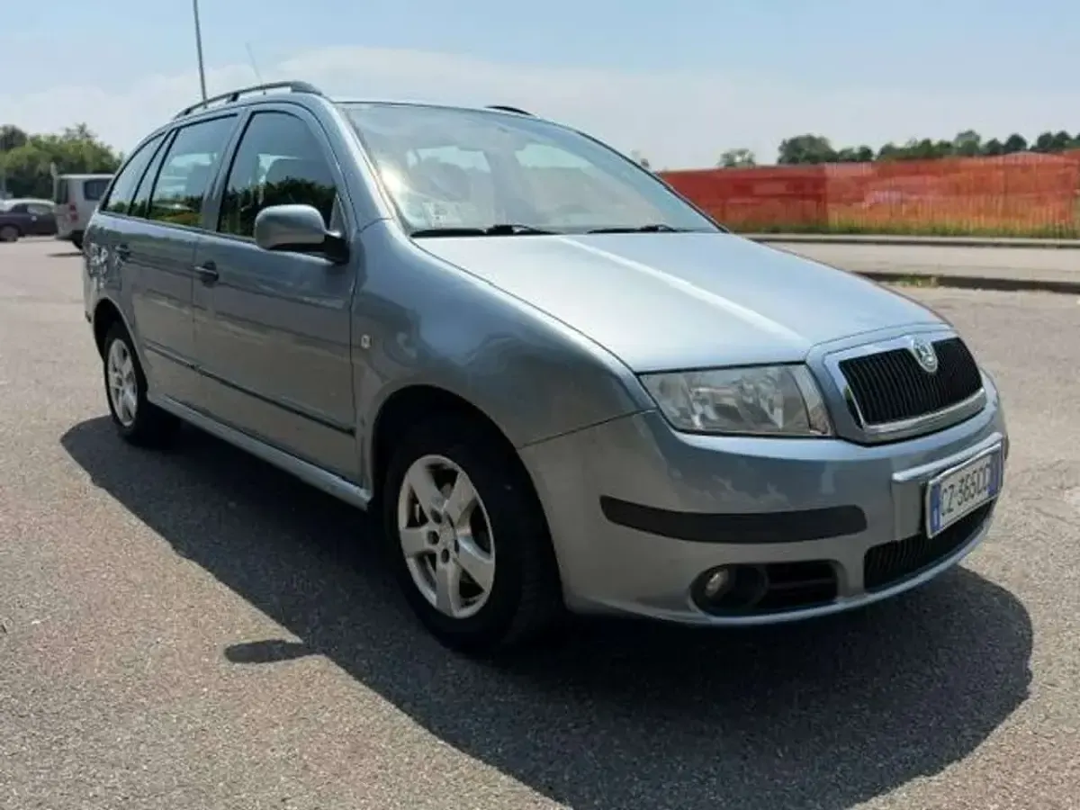 Usata Skoda Fabia Style 75 CV (55 kW) 2005 Grigio Station wagon