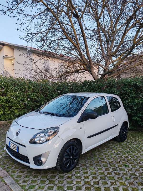 Usato 2010 Renault Twingo 1.1 Benzin 76 CV (4.300 €)