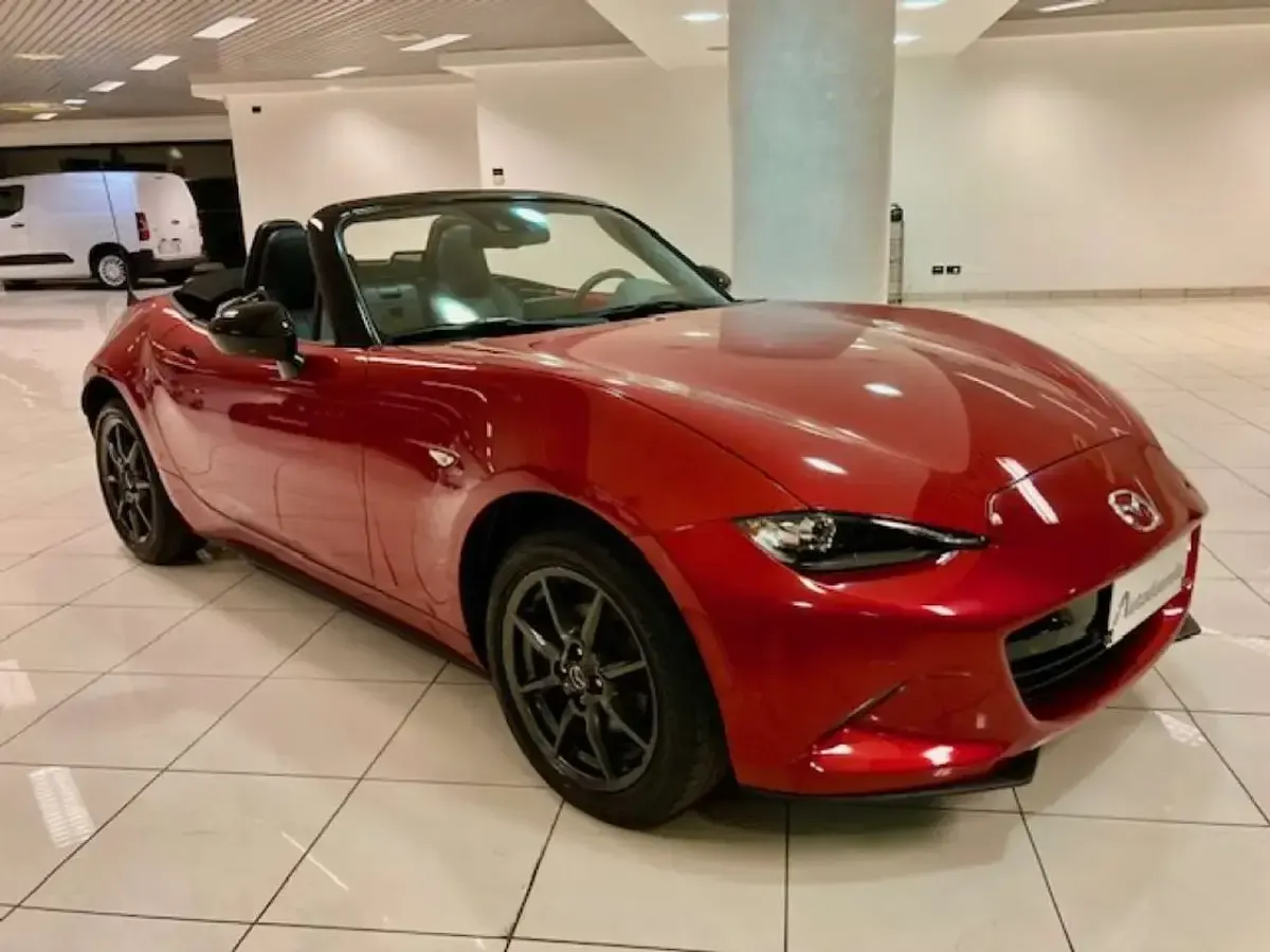 Usata Mazda MX5 Exceed 131 CV (96 kW) 2016 Bordeaux Cabrio