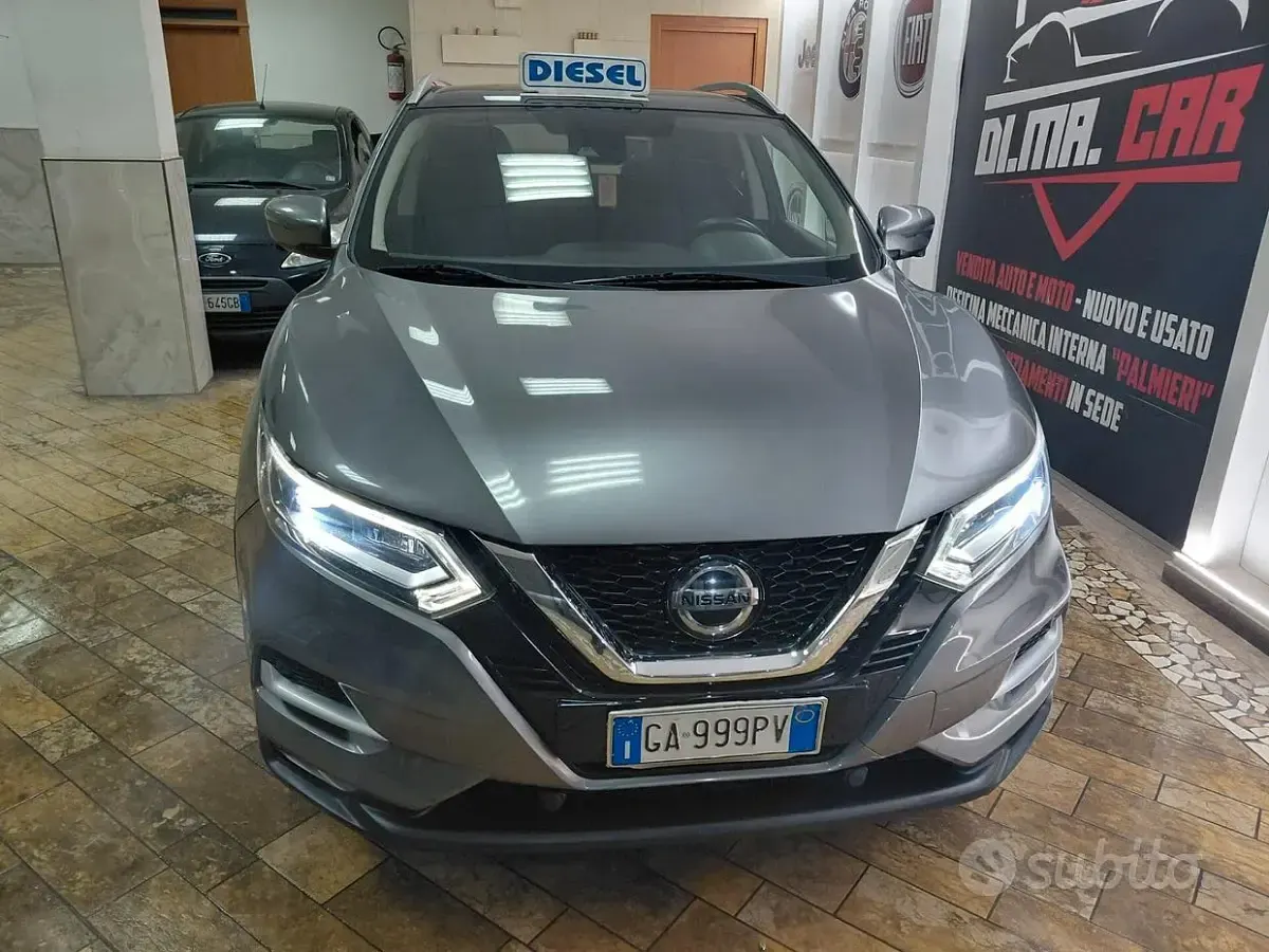 Usata Nissan Qashqai Tekna 116 CV (85 kW) 2019 Grigio SUV