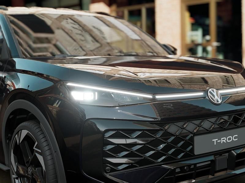 Nuova VW T-Roc R-line 150 CV (110 kW) 2026 Grenadill black metallizzato SUV