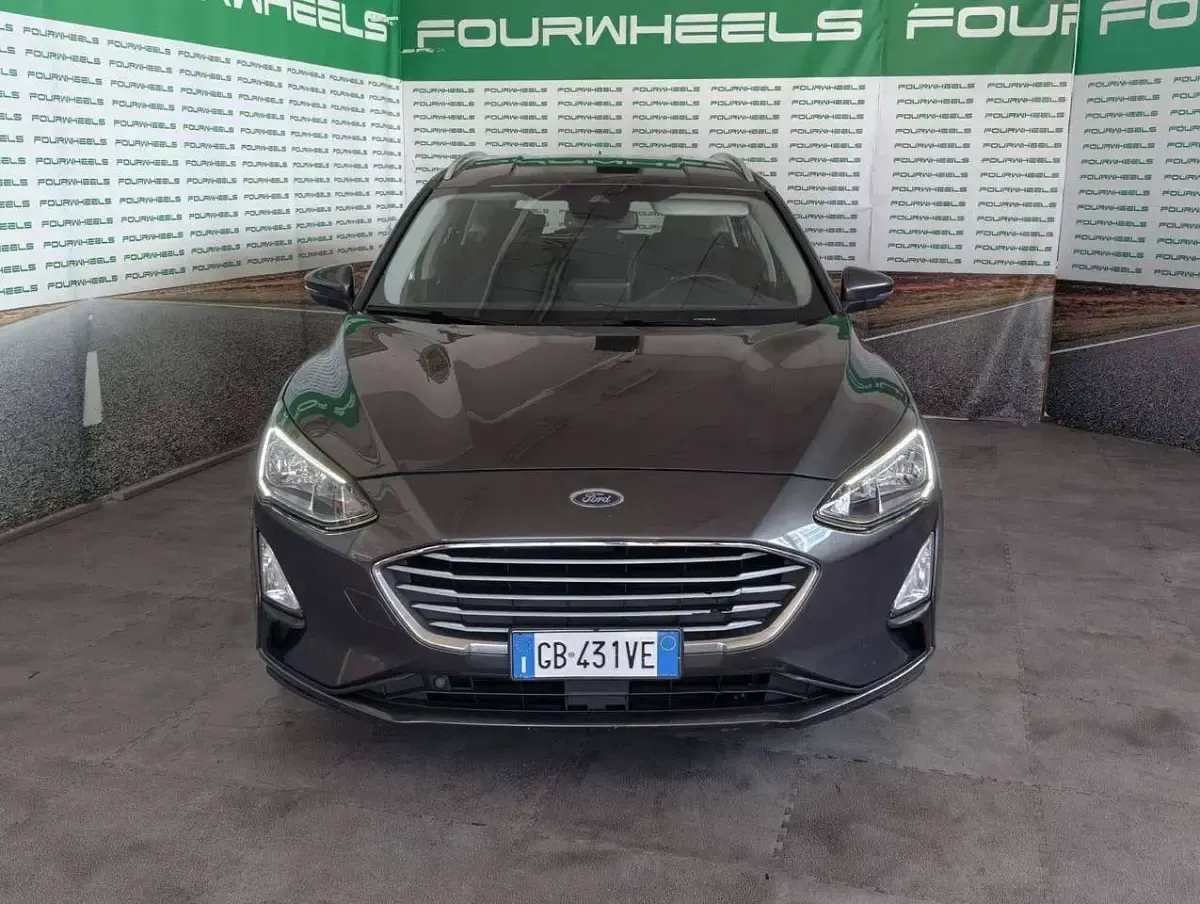 Begagnad Ford Focus 120 HK (88 kW) 2020 Grå Kombi