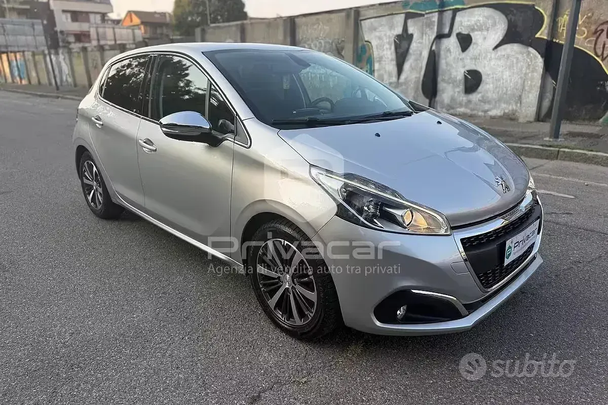 Usata Peugeot 208 GT-line 110 CV (80 kW) 2015 Grigio Utilitaria