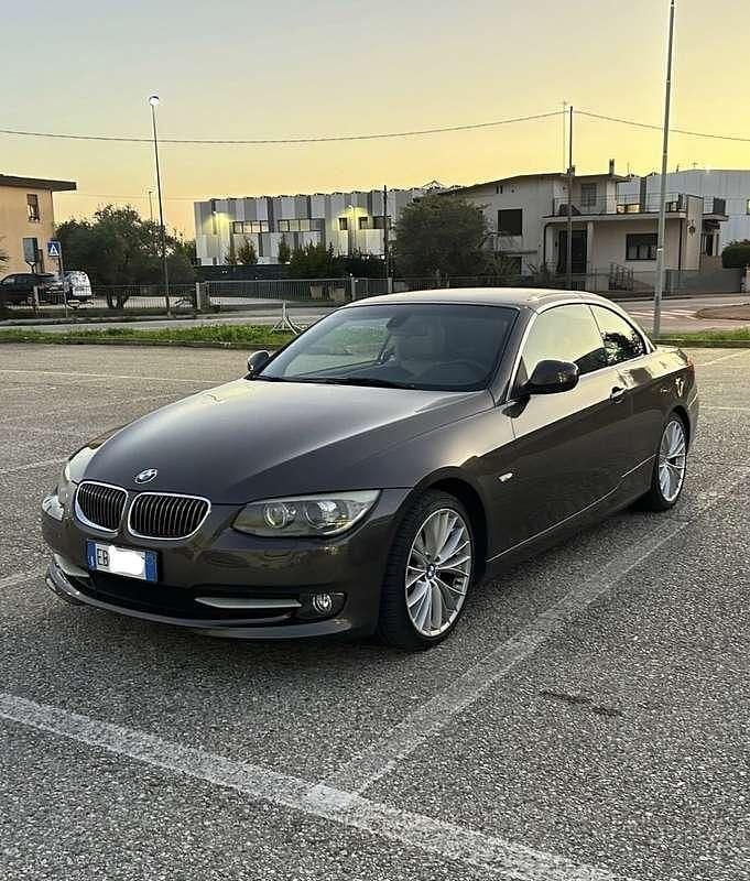 Usata BMW 330 Cabriolet M Sport 245 CV (180 kW) 2009 Cabrio