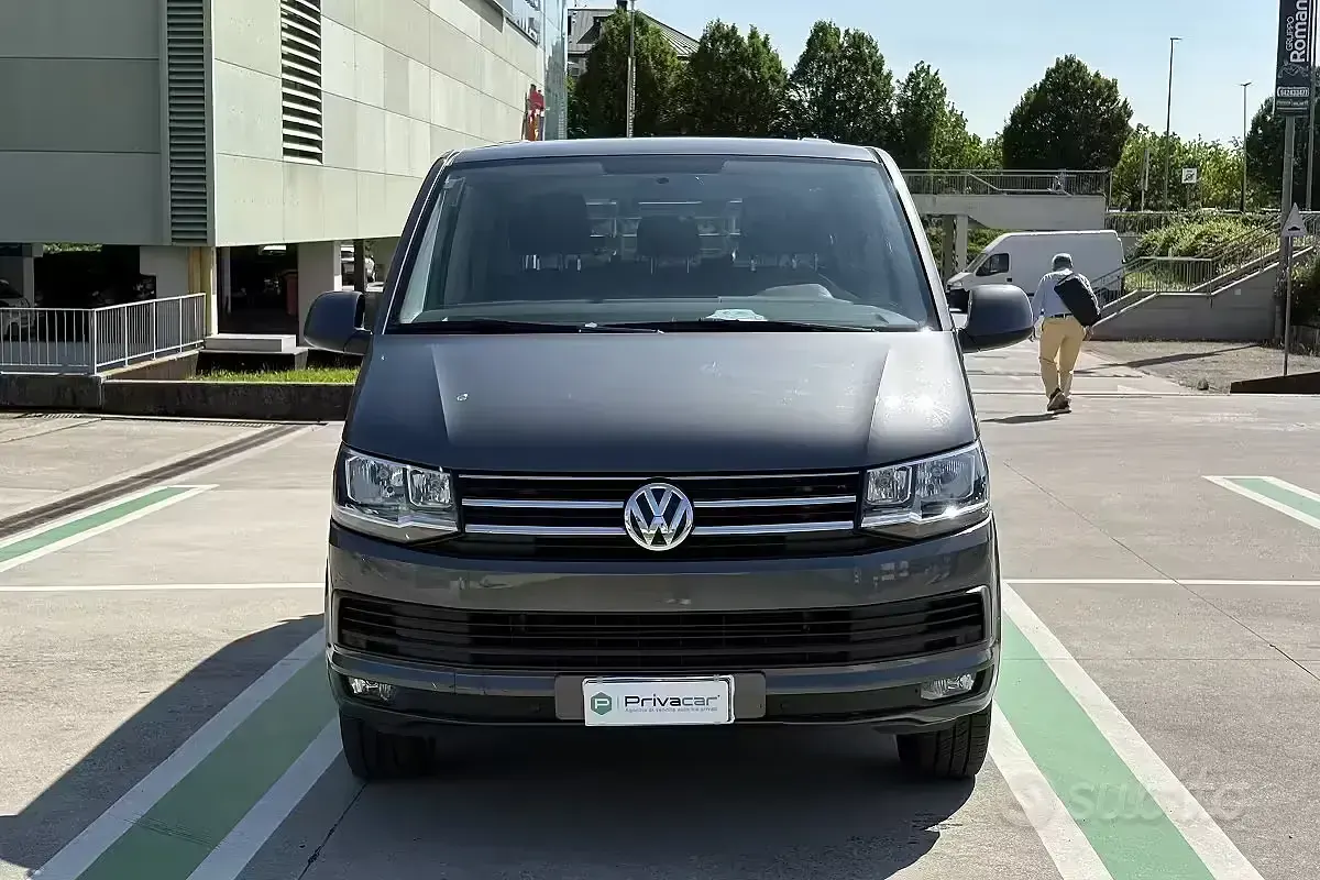 Usata VW Caravelle Comfortline 150 CV (110 kW) 2018 Grigio Furgone