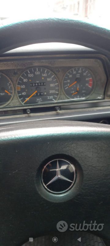 Usata Mercedes 190 105 CV (77 kW) 1993 Grigio Berlina