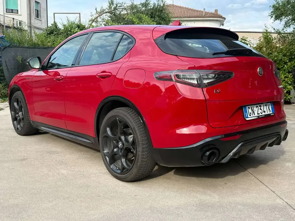 Usata Alfa Romeo Stelvio Veloce 209 CV (153 kW) 2023 Rosso SUV