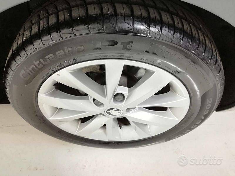 Usata Skoda Octavia Executive 116 CV (85 kW) 2019 Grigio Station wagon