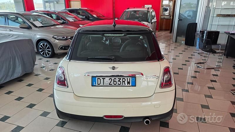 Usata Mini Cooper D Chili 108 CV (79 kW) 2009 Bianco Utilitaria