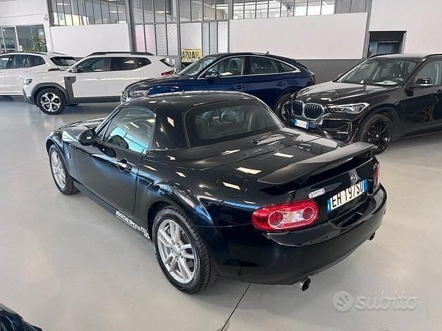 Usata Mazda MX5 126 CV (92 kW) 2011 Nero Cabrio