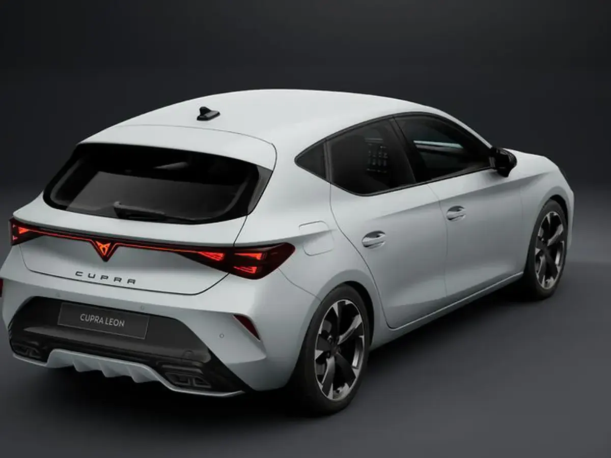 Nuova Cupra Leon 150 CV (110 kW) 2026 Bianco nevada Berlina