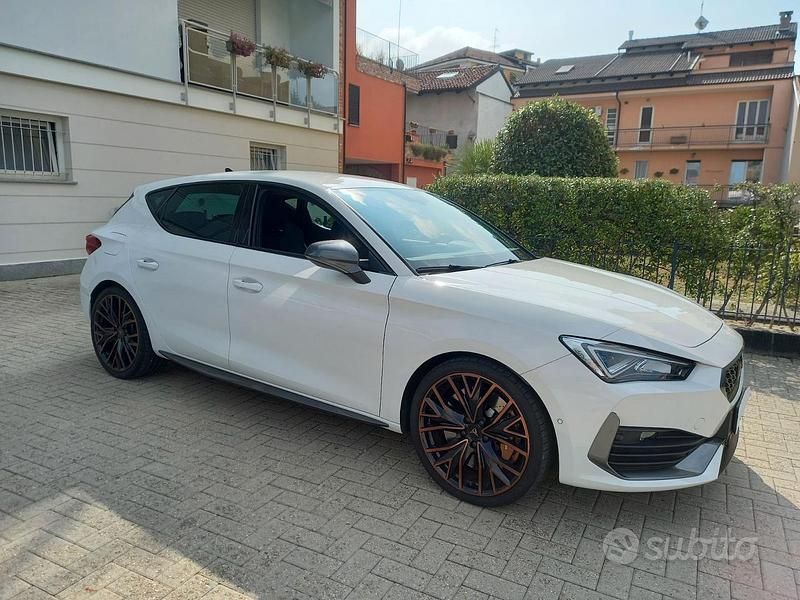 Bianco Usata 2022 Cupra Leon Tre volumi | 29.800 € (Buon prezzo) - Immagine 1/4