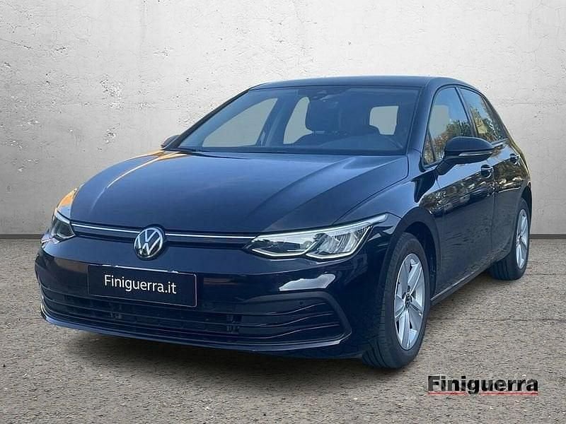 Nero Usata 2023 VW Golf VIII Life Tre volumi | 22.900 € (Ottimo prezzo) - Immagine 1/4