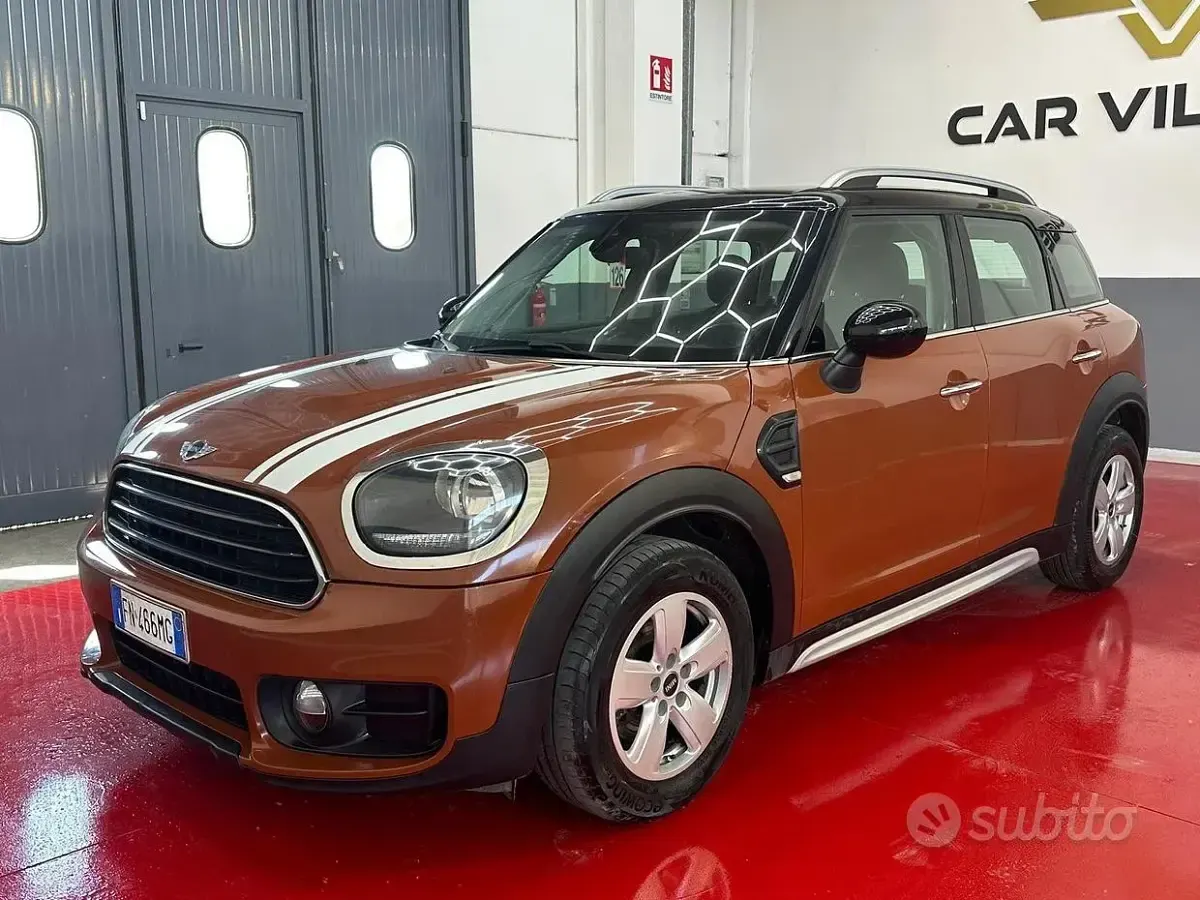 Usata Mini Cooper D Countryman Business 150 CV (110 kW) 2018 Marrone SUV