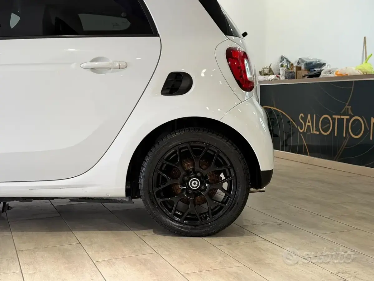 Usata Smart ForFour 90 CV (66 kW) 2019 Bianco Utilitaria