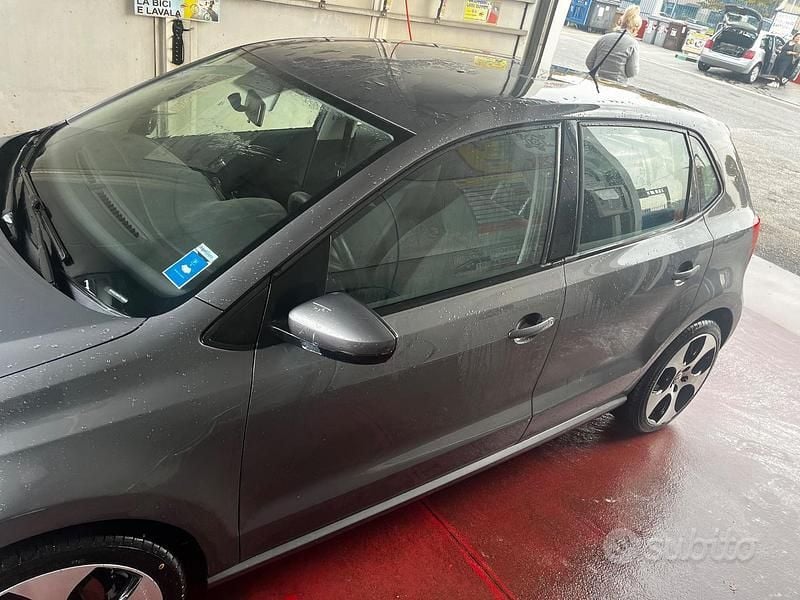 Usata VW Polo 82 CV (60 kW) 2014 Grigio Berlina