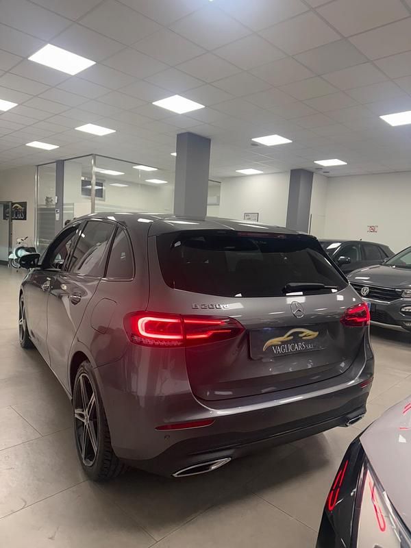 Usata Mercedes B200 150 CV (110 kW) 2021 Grigio Monovolume