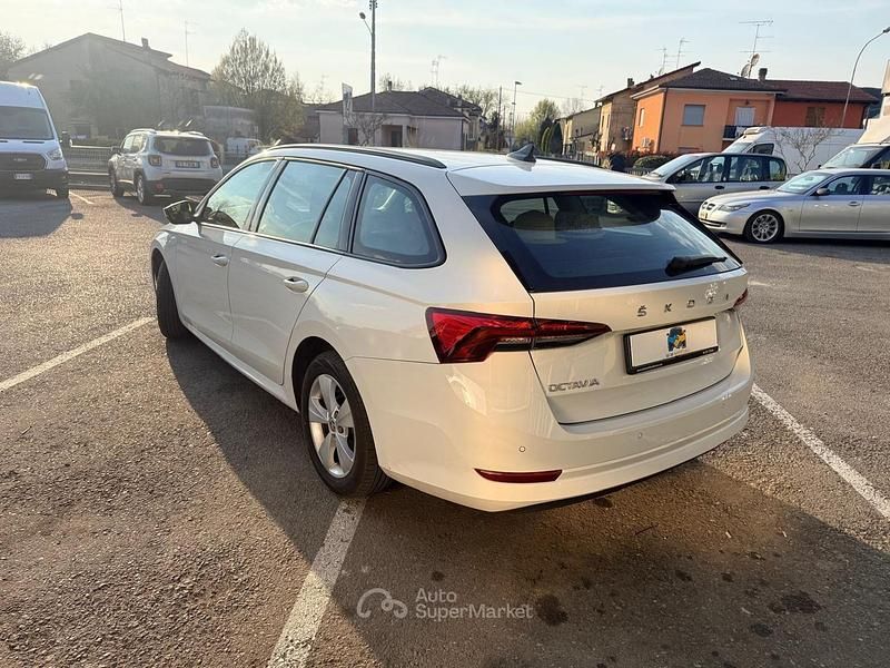 Usata Skoda Octavia Executive 150 CV (110 kW) 2020 Bianco Station wagon