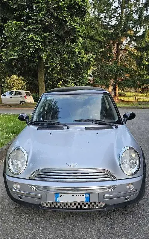 Usata Mini Cooper 116 CV (85 kW) 2004 Grigio Utilitaria