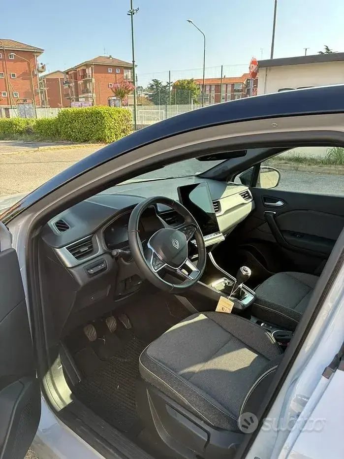 Usata Renault Captur 101 CV (74 kW) 2025 Grigio SUV