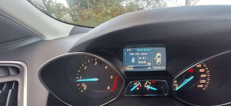 Usata Ford Kuga 150 CV (110 kW) 2015 Bianco SUV