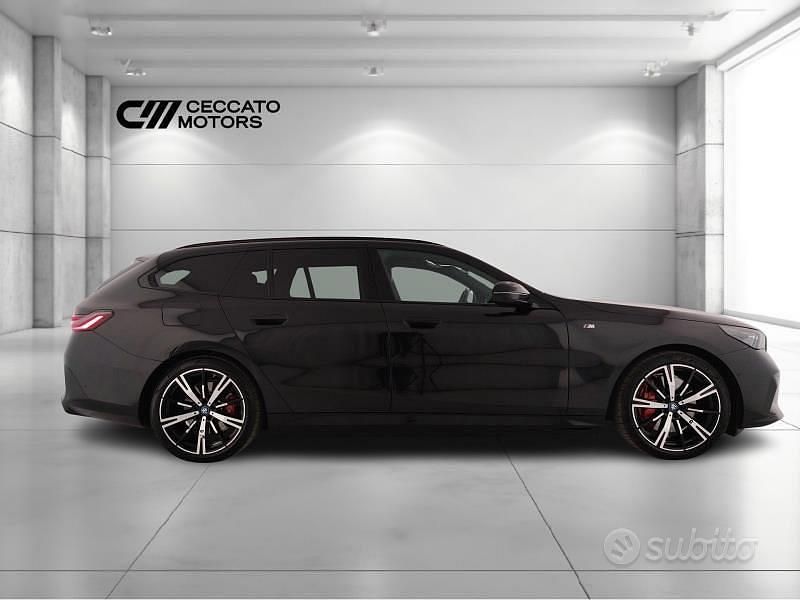 Usata BMW i5 M Sport 289 kW (394 CV) 2024 Nero Station wagon