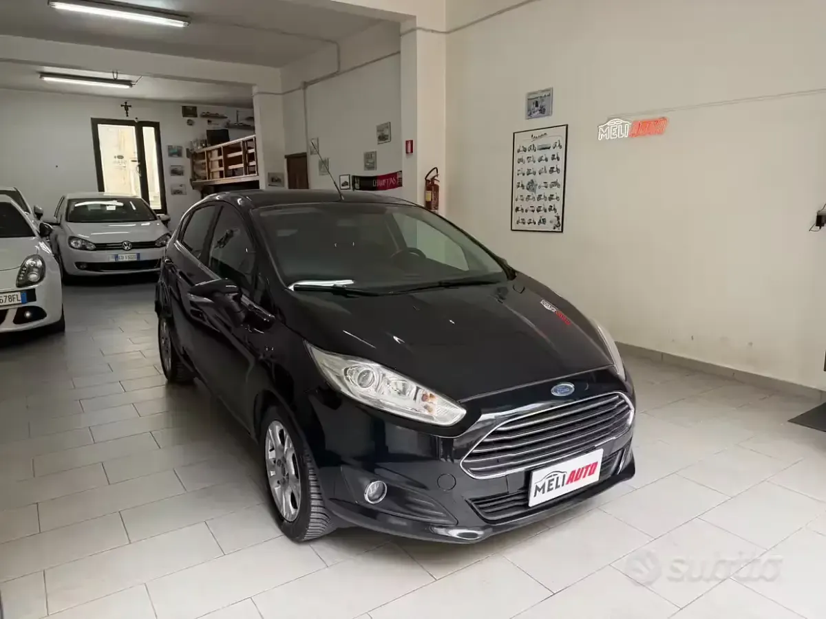 Usata Ford Fiesta Titanium 75 CV (55 kW) 2016 Nero Utilitaria