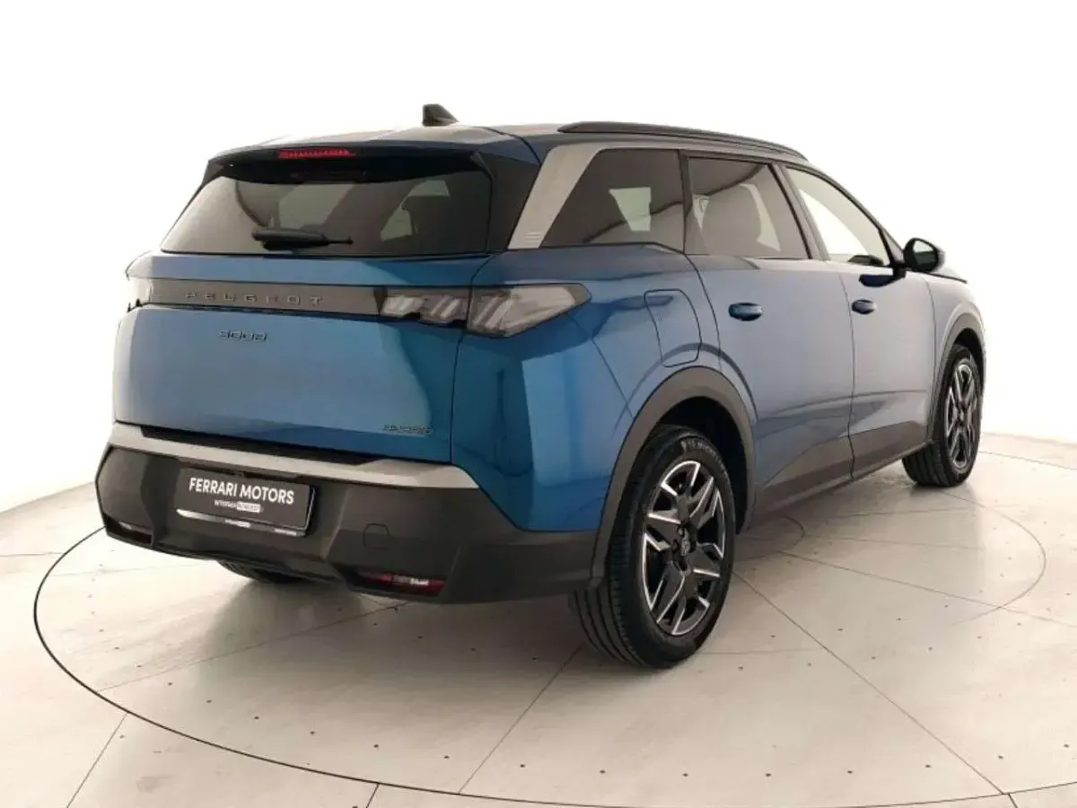 Usata Peugeot 5008 Allure 136 CV (100 kW) 2025 Nero SUV