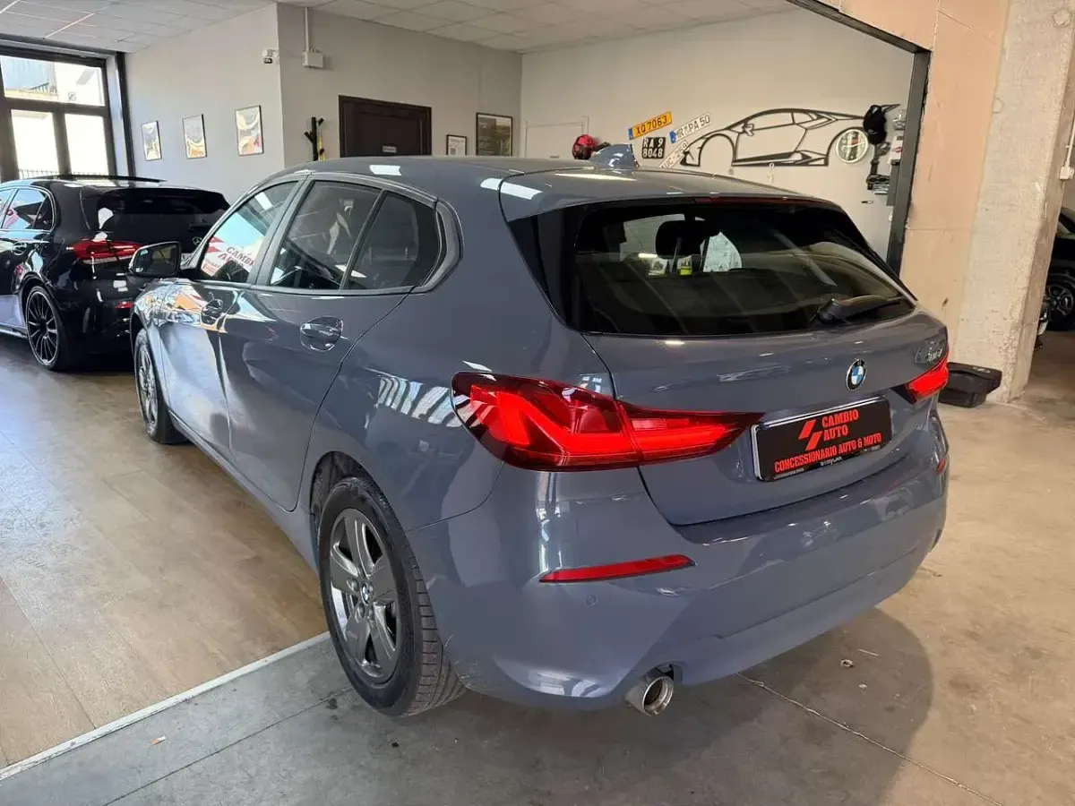 Occasion BMW 118 Advantage 136 ch (100 kW) 2021 Gris Citadine