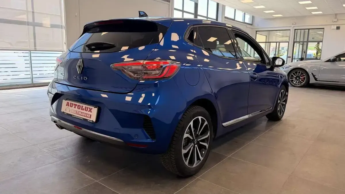 Usata Renault Clio V Techno 91 CV (66 kW) 2025 Blu/azzurro Berlina
