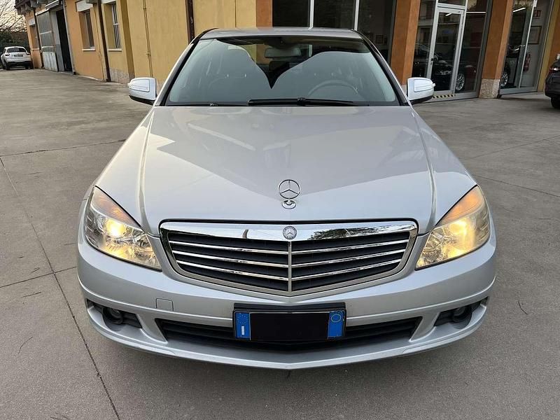Usata Mercedes C180 Classic 156 CV (114 kW) 2007 Argento metallizzato Berlina