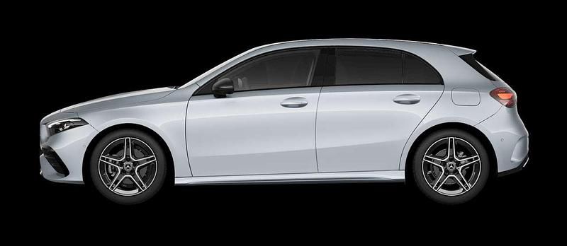 Nuova Mercedes A180 AMG line 116 CV (85 kW) 2026 Argento Berlina