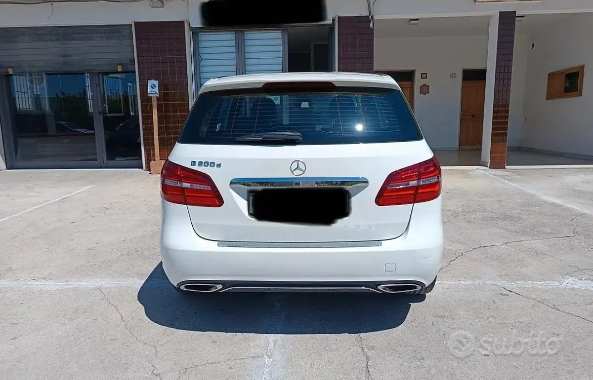 Usata Mercedes B200 Executive 136 CV (100 kW) 2017 Bianco Utilitaria