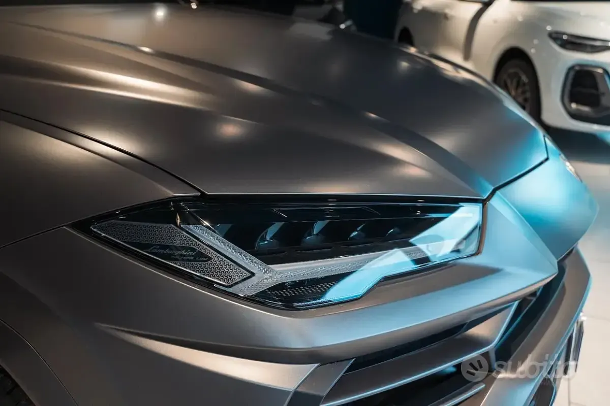 Usata Lamborghini Urus 650 CV (478 kW) 2022 Grigio SUV