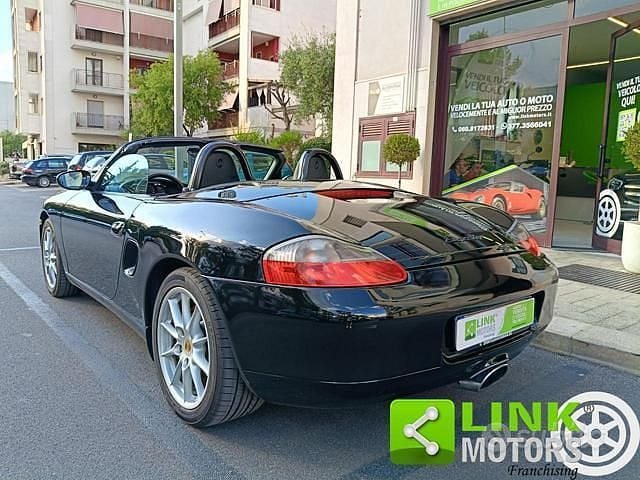 Second-hand Porsche Boxster 220 CP (161 kW) 2002 Negru Cabrio