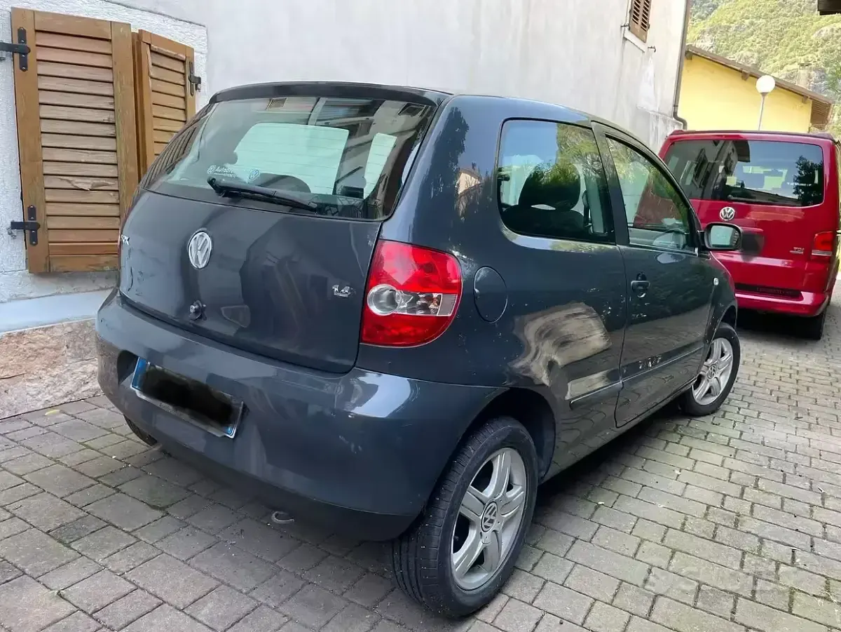 Usata VW Fox Sport 75 CV (55 kW) 2006 Grigio Utilitaria