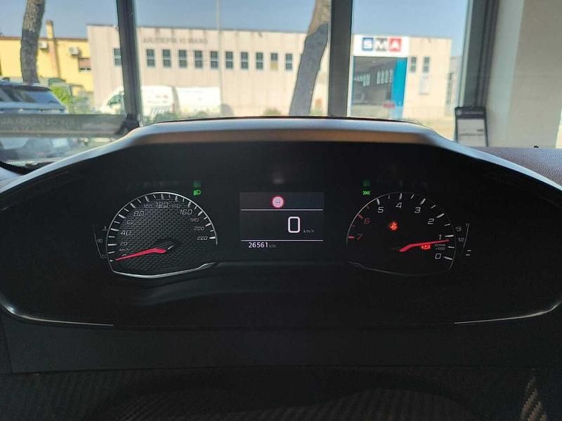 Usata Peugeot 2008 Allure 100 CV (73 kW) 2023 Grigio SUV