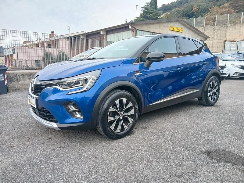 Usata Renault Captur Techno 100 CV (73 kW) 2022 Blu SUV