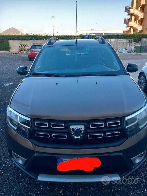 Usata Dacia Sandero 90 CV (66 kW) 2019 Marrone Utilitaria