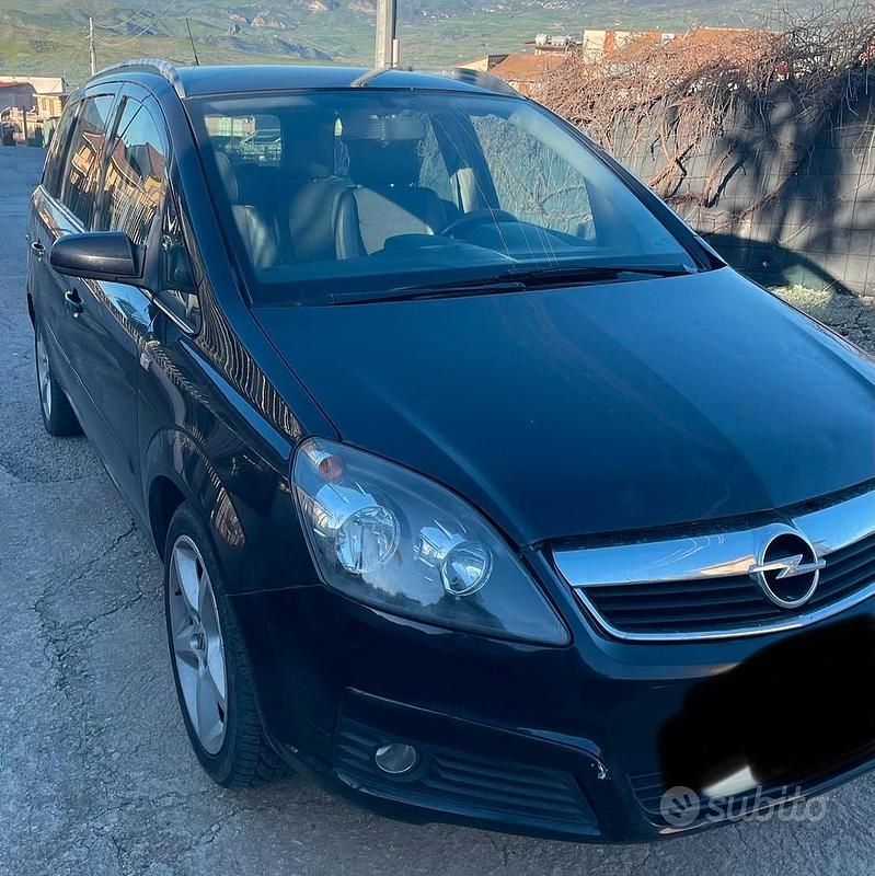 Usata Opel Zafira 2005 Nero Monovolume