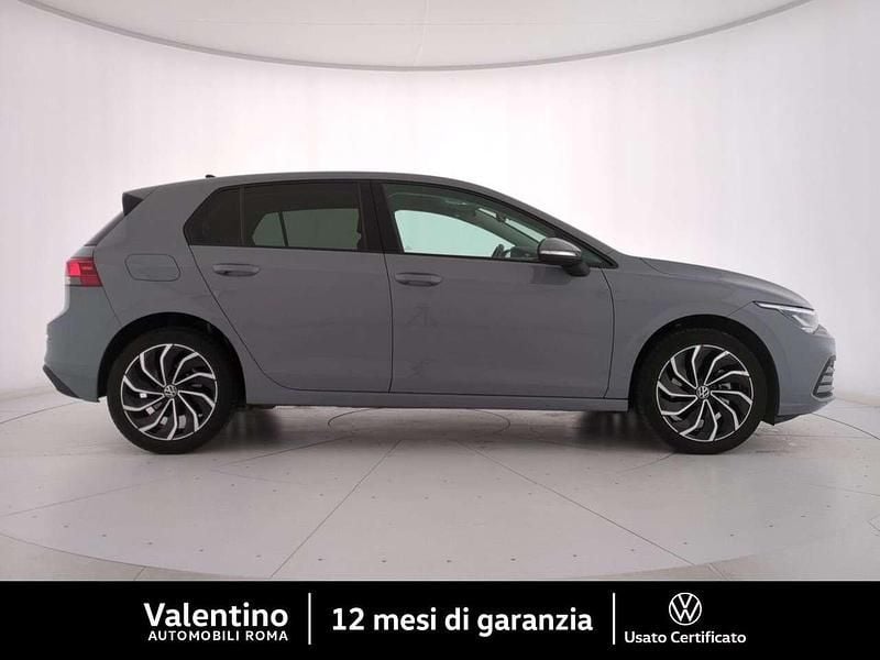 Usata VW Golf VIII Life 110 CV (80 kW) 2021 Grigio Utilitaria