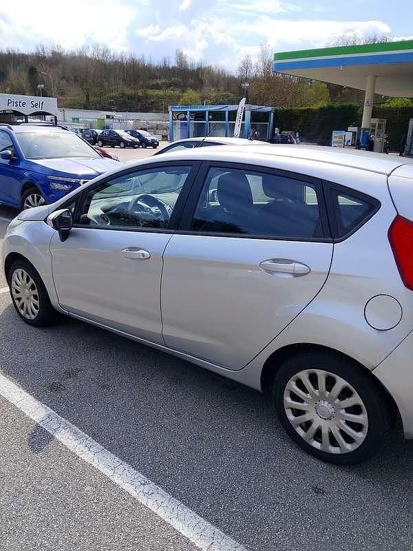Usata Ford Fiesta 68 CV (50 kW) 2012 Berlina