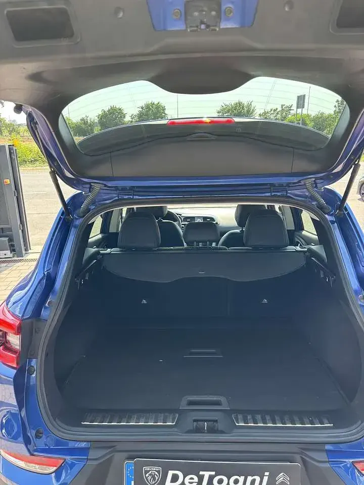 Usata Renault Kadjar Techno 140 CV (102 kW) 2022 Blu/azzurro SUV