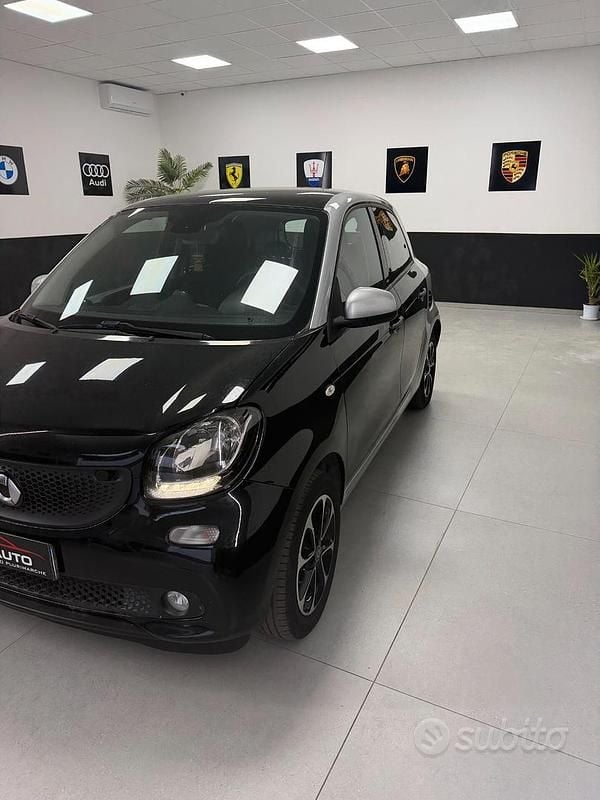 Usata Smart ForFour Passion 71 CV (52 kW) 2016 Nero Utilitaria