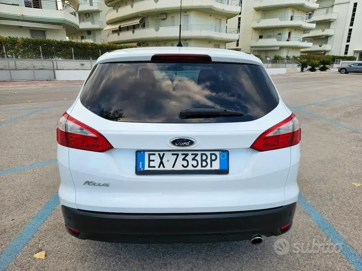 Usata Ford Focus 163 CV (119 kW) 2014 Bianco Station wagon